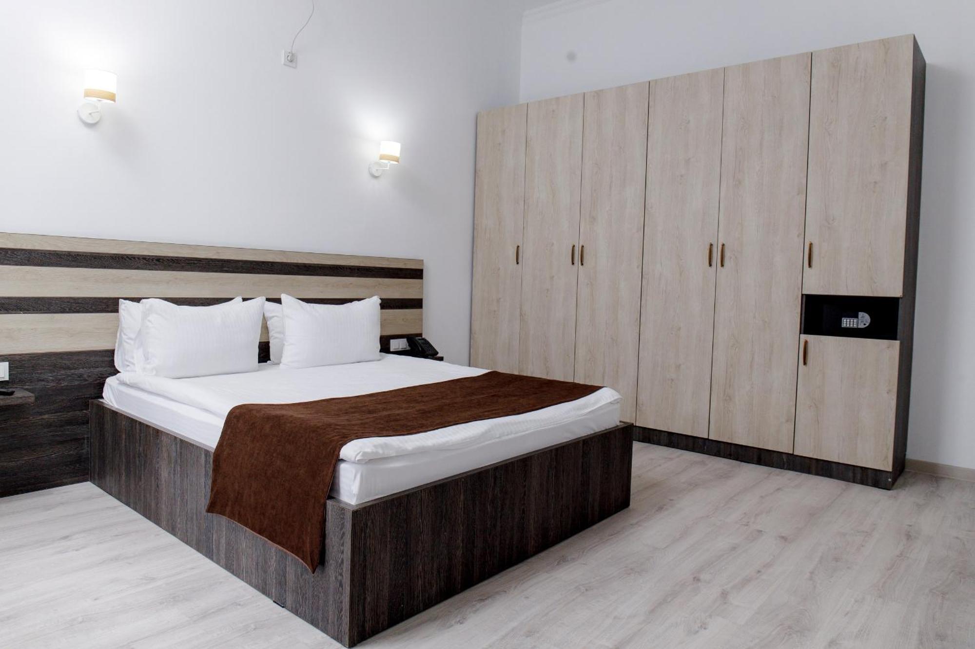 Infinity Plaza Hotel Atyrau Luaran gambar