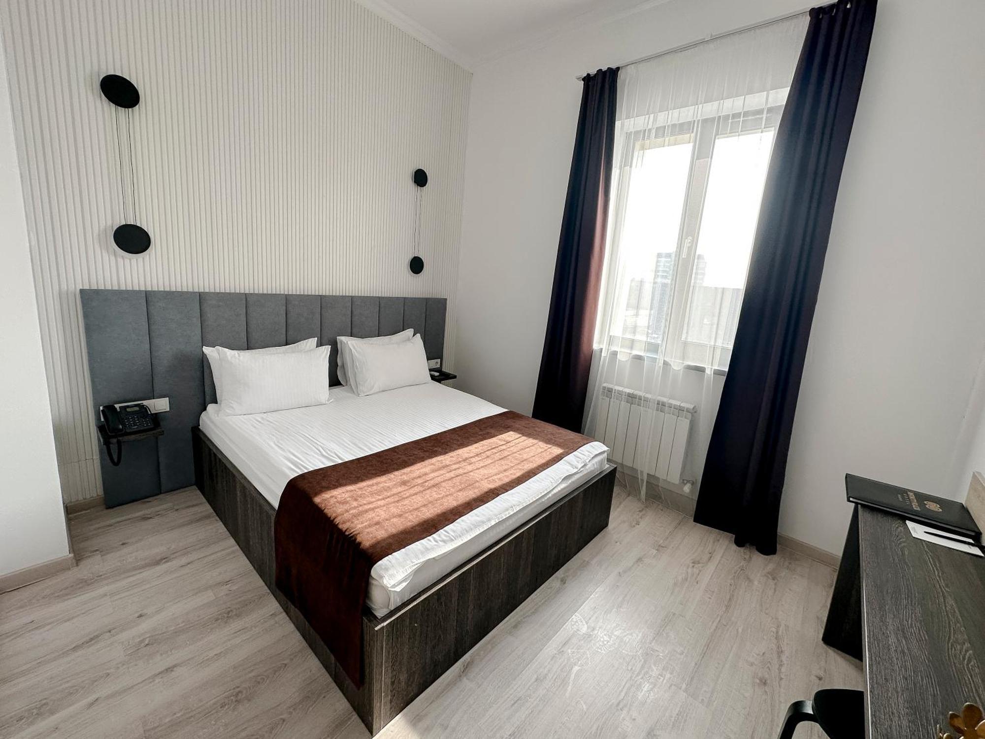 Infinity Plaza Hotel Atyrau Luaran gambar