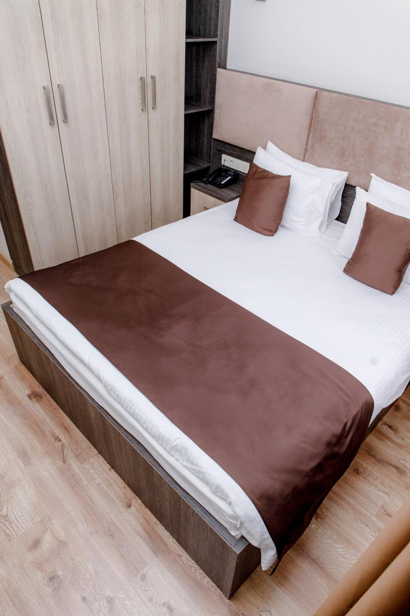 Infinity Plaza Hotel Atyrau Luaran gambar